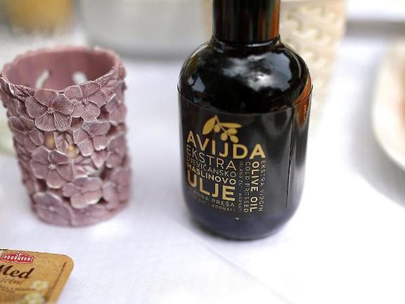 89E6BAA94720485660A28DDBA7242701