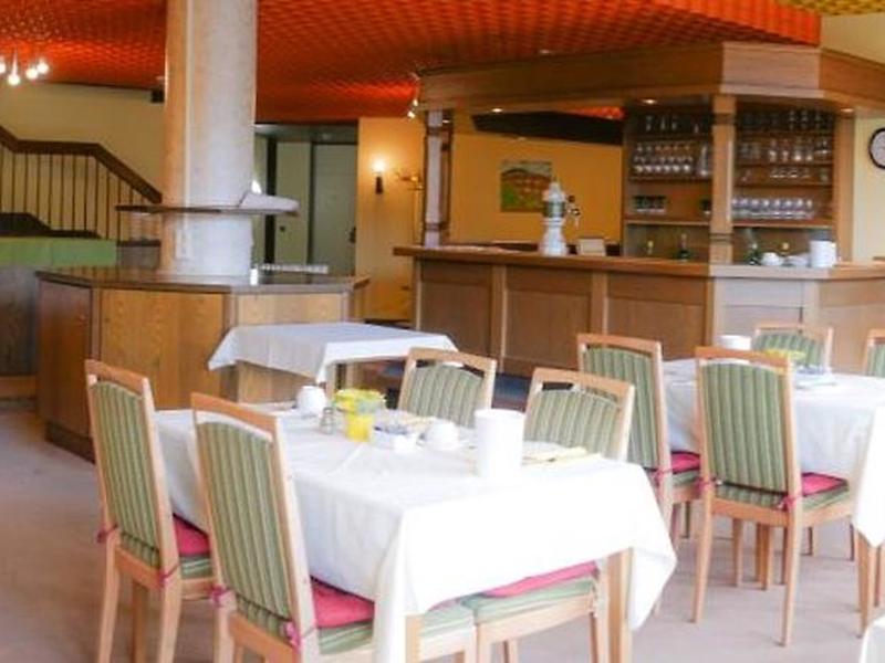 4AB349DF6CBA624D5CEF4F3F27539DF8