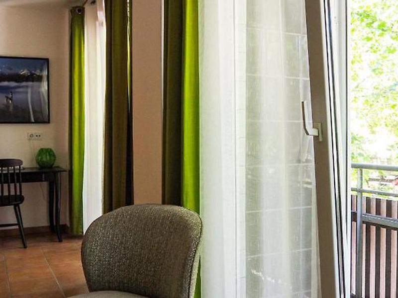 070653315F12753675BA7E81933361E4