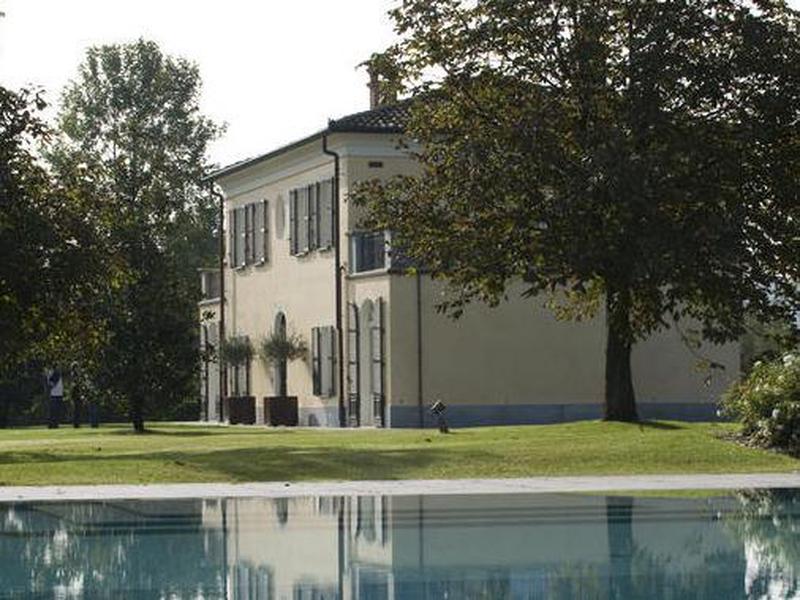 2822E692B8BC4D4933A0759AF9A9A96B