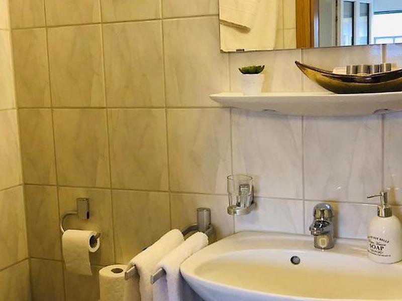 33E49560B170DF0ECB6C91587B98B258