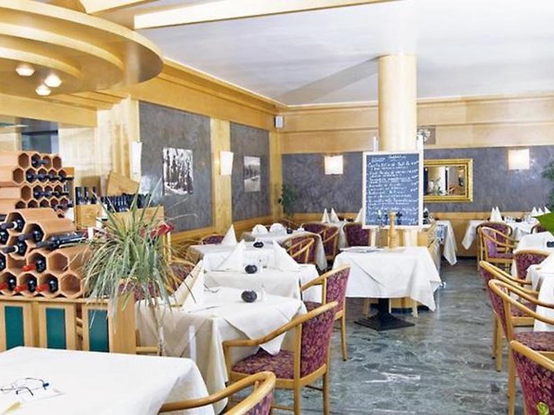 90AD7E9EB179B764D46C72FAD6B8220E