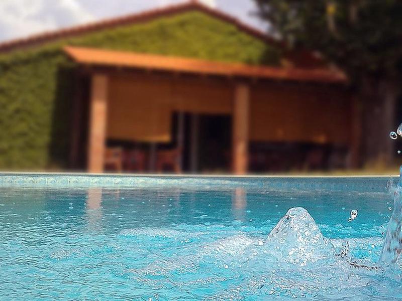 E5F51B0ED10FC6B2FDF5A03E0D64DB64