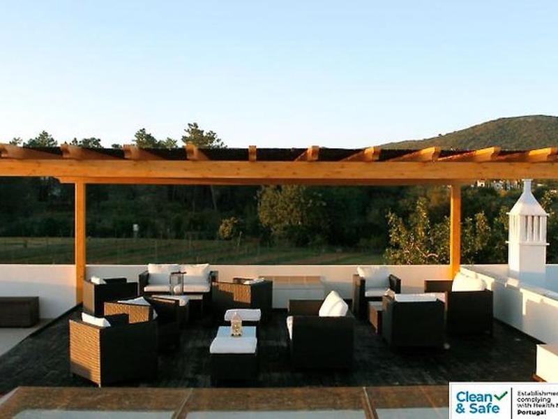 98E4FE34CFD6BBBC1F714ABFA1963180