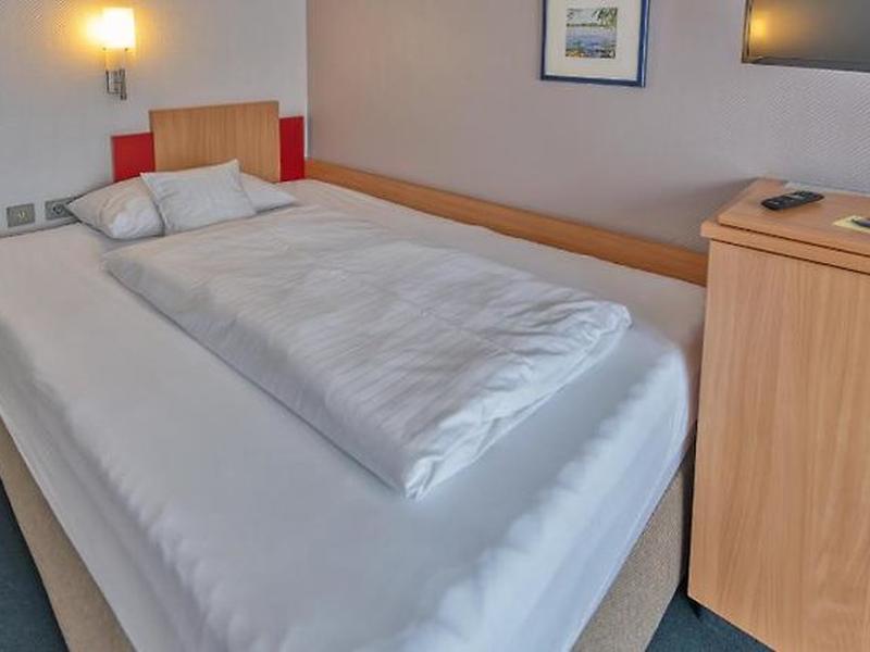 9476007E8D66628429D2BA350A2EF72D