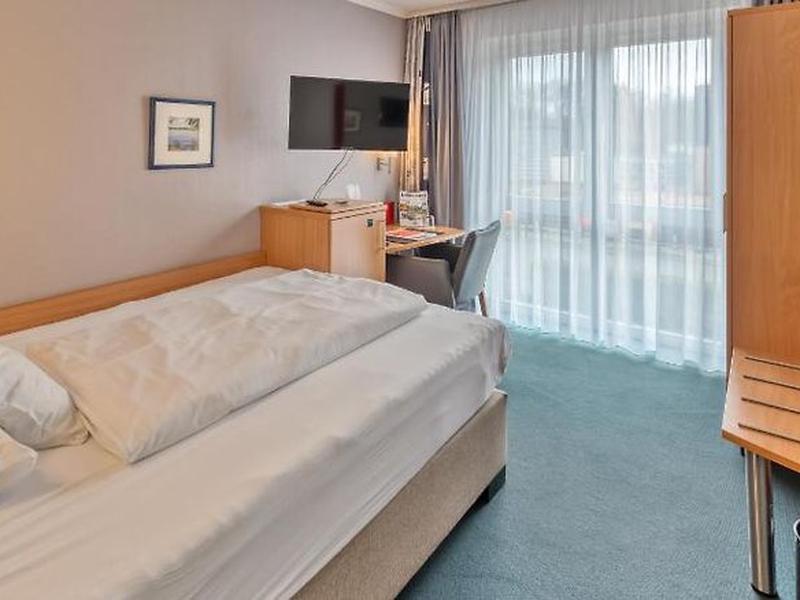 8938E8241532BC2CA7AE66A88DD6886A