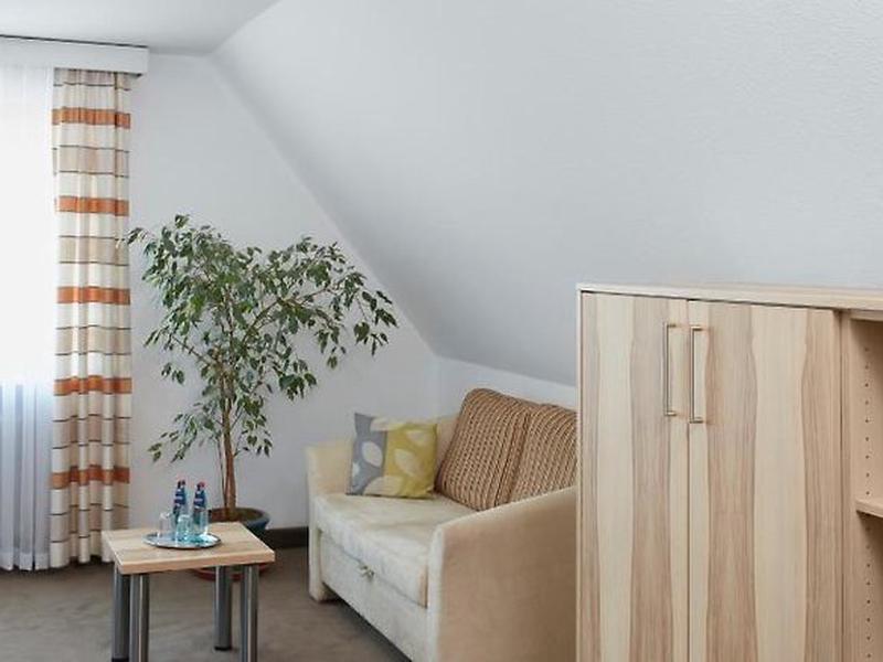 E592C897E3BD44F345B76EE89373907D