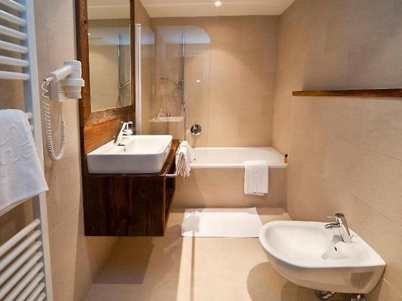 5535CB67419C0D623C8CD106DF122D77