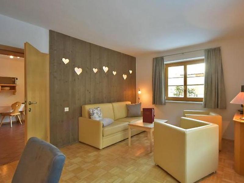 3F7A0F8E0AFD9D8E016FA825B674D72E