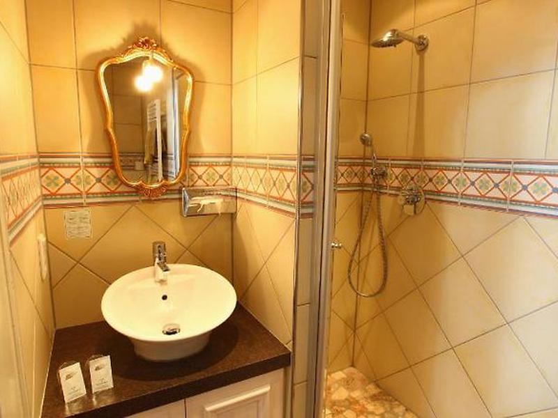 73D0B5D4E30F42141CEB566C8371660C