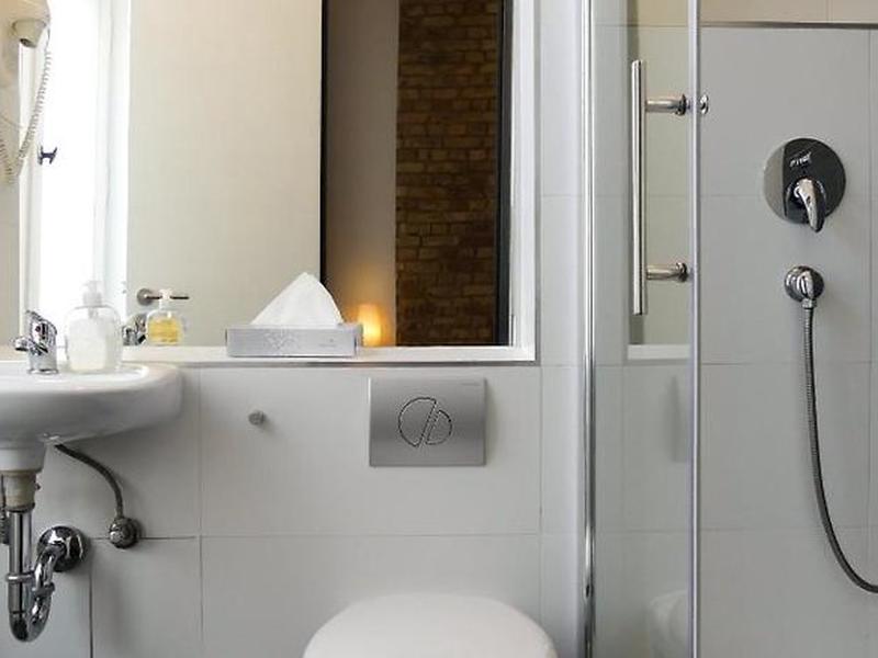 B0B8DF1D3A74FADA7771B4CBB05F6596