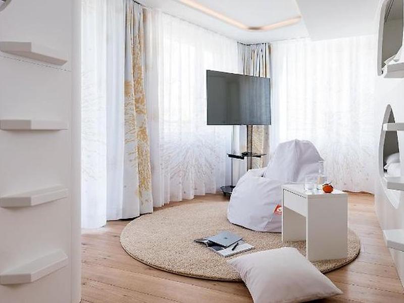 9E9AEEC63D450176937E9D23701DB1C9