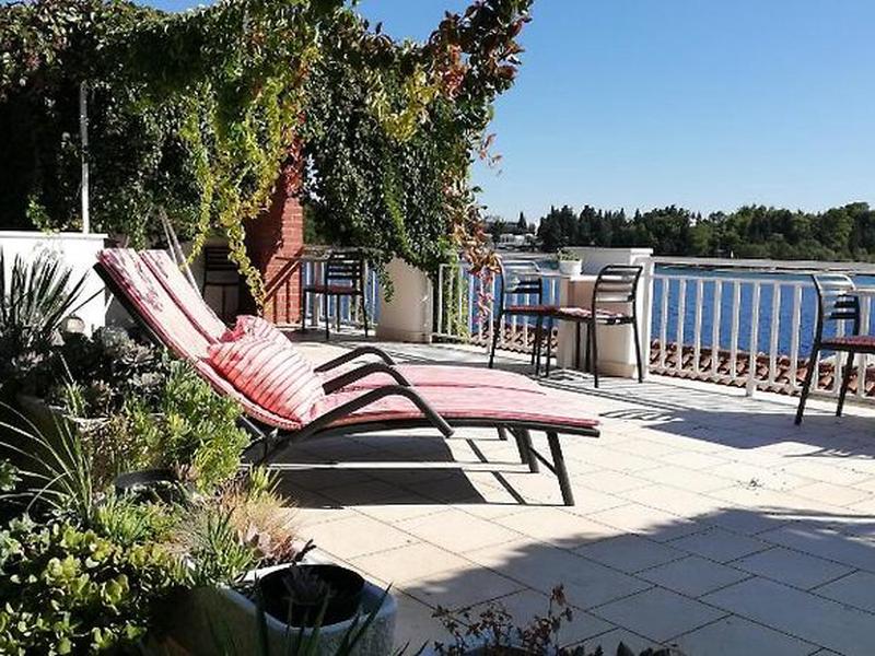 9656A1F863EC3779A8E957AB20639712