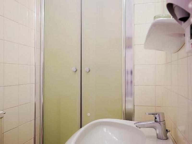 51714E0573A1C75B820C97C897569A18