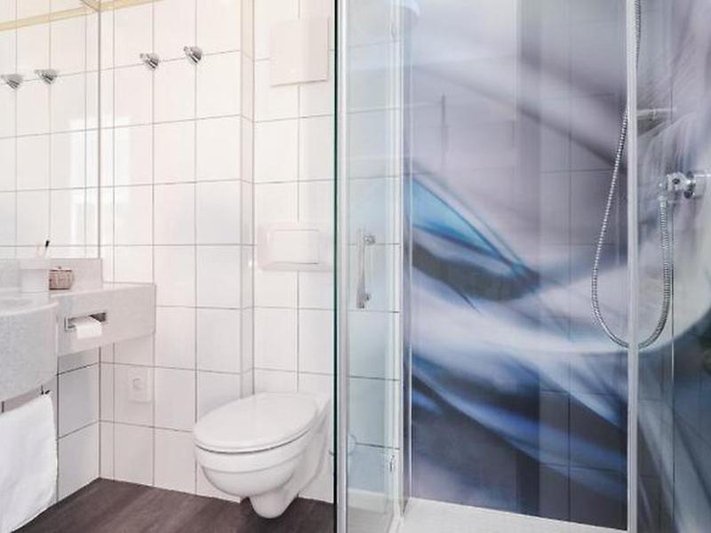 D15C7AEF25516DE6C51417C891642635