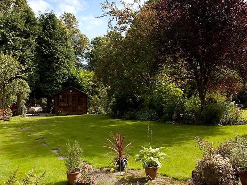 4B7251A6C1201B43F3D4C9B27F7D5B0F