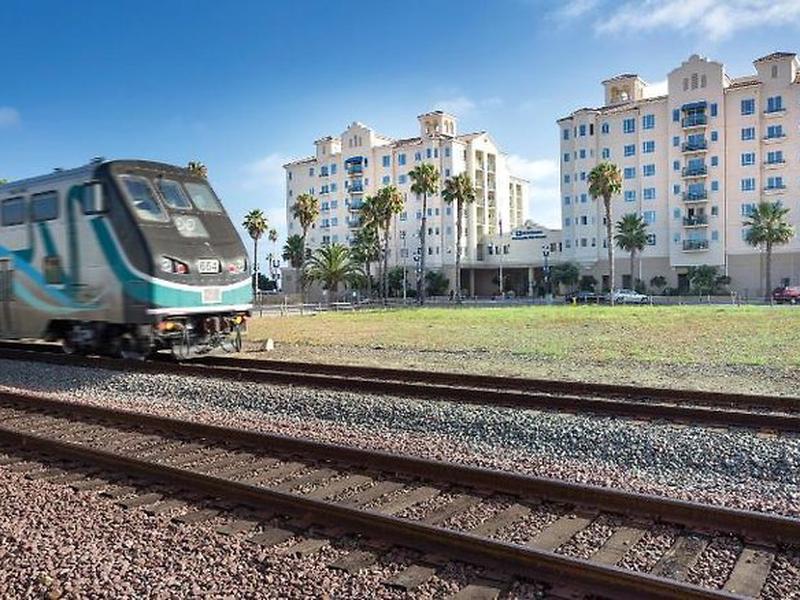 9FA2B5D775EB370A4430C81382D11943