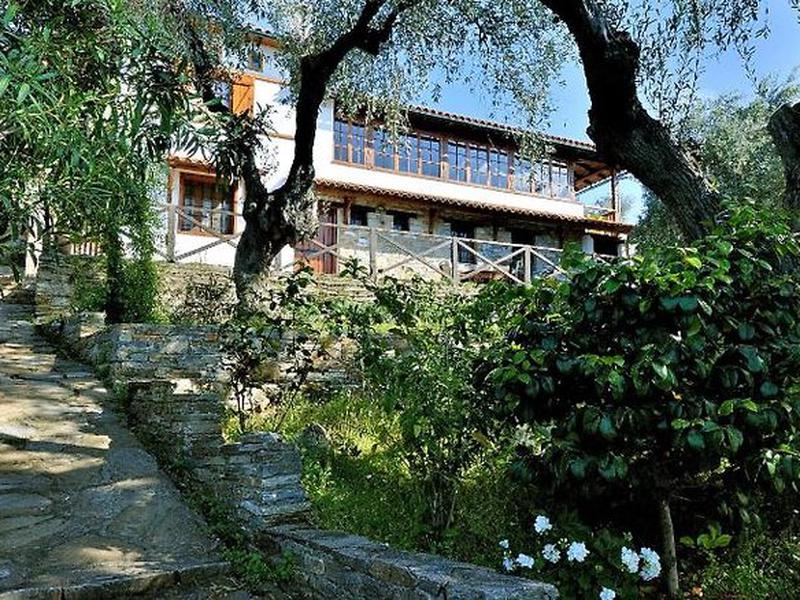 05FEB6FEEE8FAF2F8DD9E906BA443F01