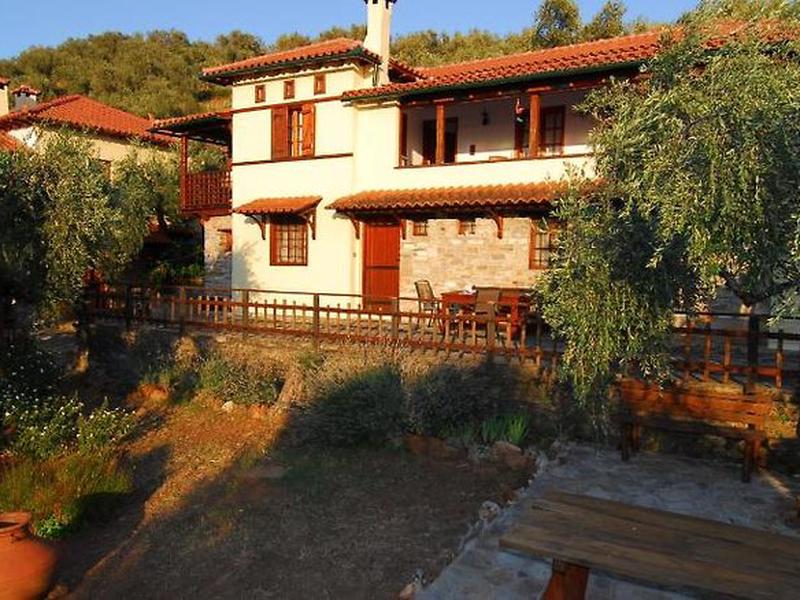 E05620277FAC3F13A372A0C57A60556F