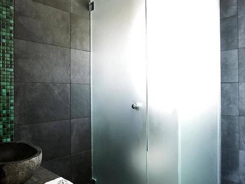 7DC187F3E4969124E803824101F52658