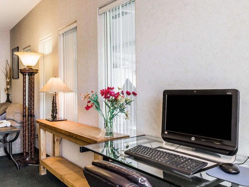 24E61942207E202D1A6B9B65B9DA8214