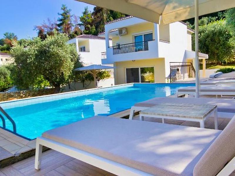 0432391E7434E7002B5FEF39DB8D1581