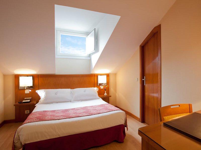 C0F0FCF818228A668F2C0010183197BF