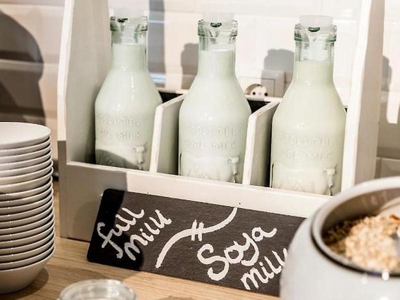 249C3FF4B2883E0EEB9A83906D5455FE