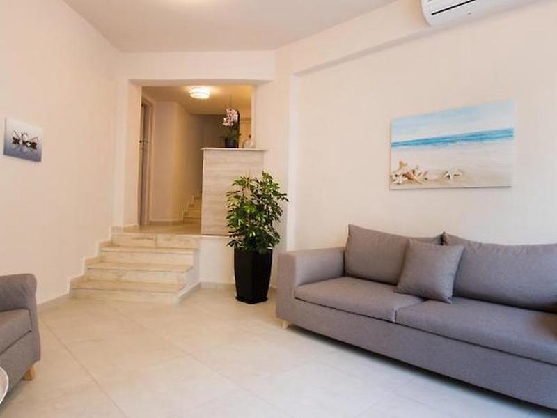 9873EEF972CB3F229BB28F72ED225032