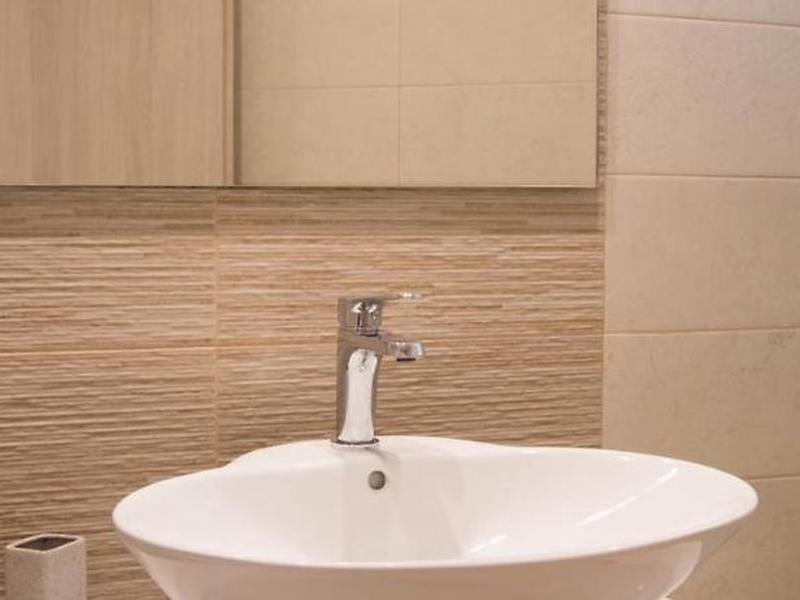 E27F228168077936F7106912A3CF7949