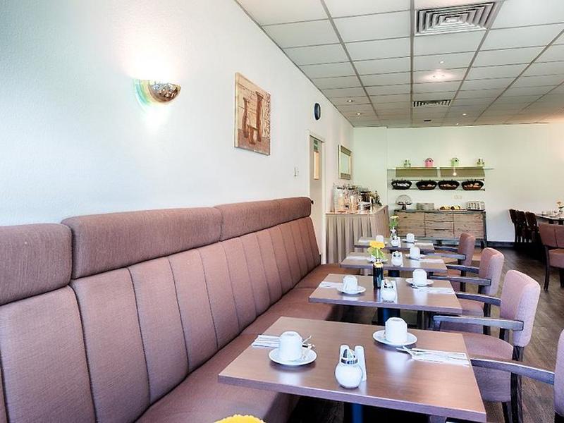 42B4366D7180E21141A87956C39A67DE