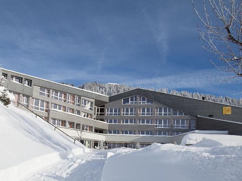 D58B45D6A9A3609F1627CCD0E7AA227D