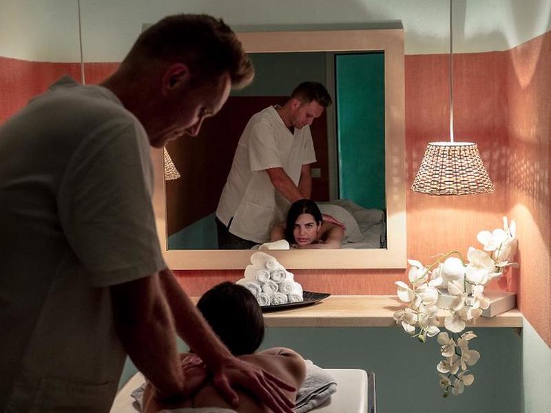 932723EA46E7FCD0537B9F2E499276B1