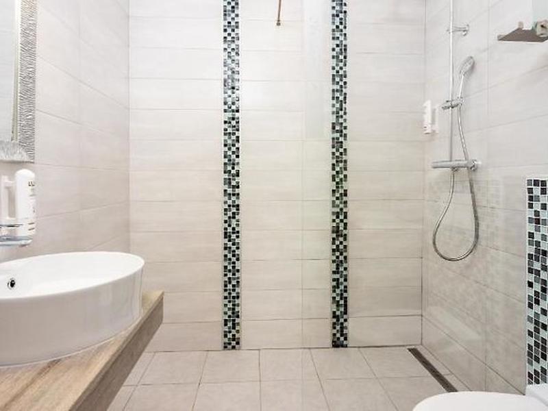 56717885A5E81D51C5EF4713C75ED842