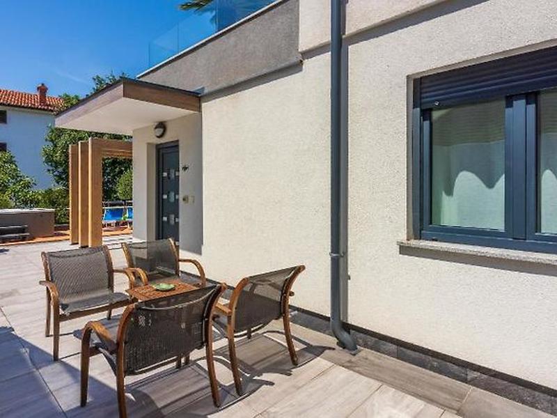 566C35EB83CF556DDB791B45901C33A2