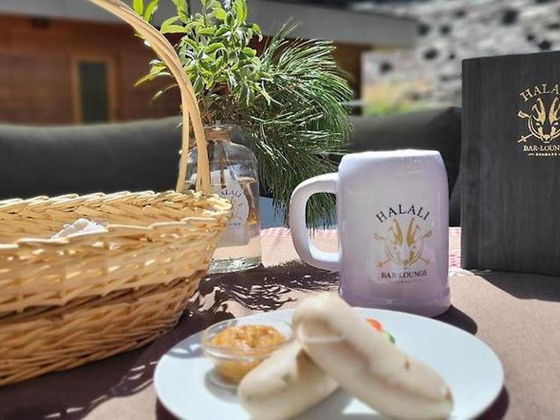 EED970071B4DCDCC0E82A83B7182719D