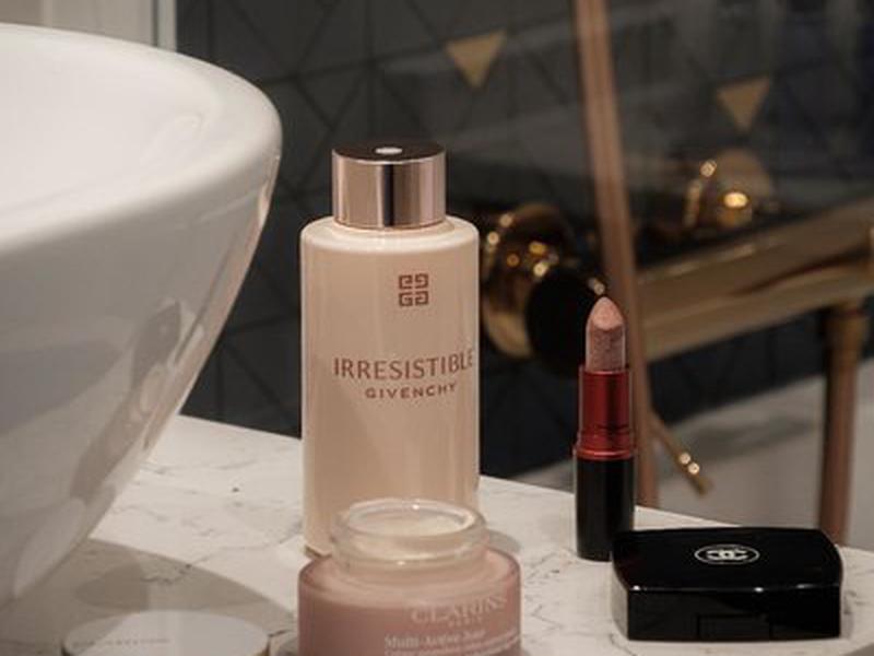 26B3833CA41E065E63E4C4B5272F1A1B