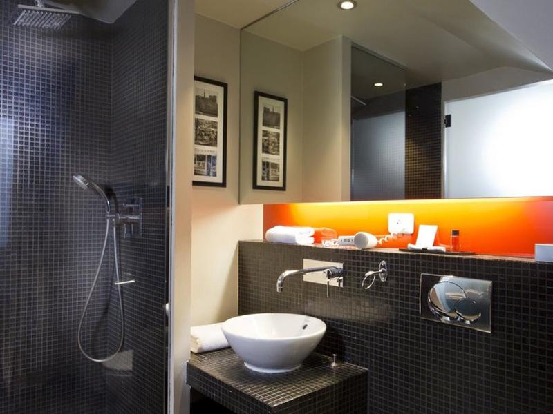 DDC8DA6F6D2EC6C1B640FAA0A73F887F