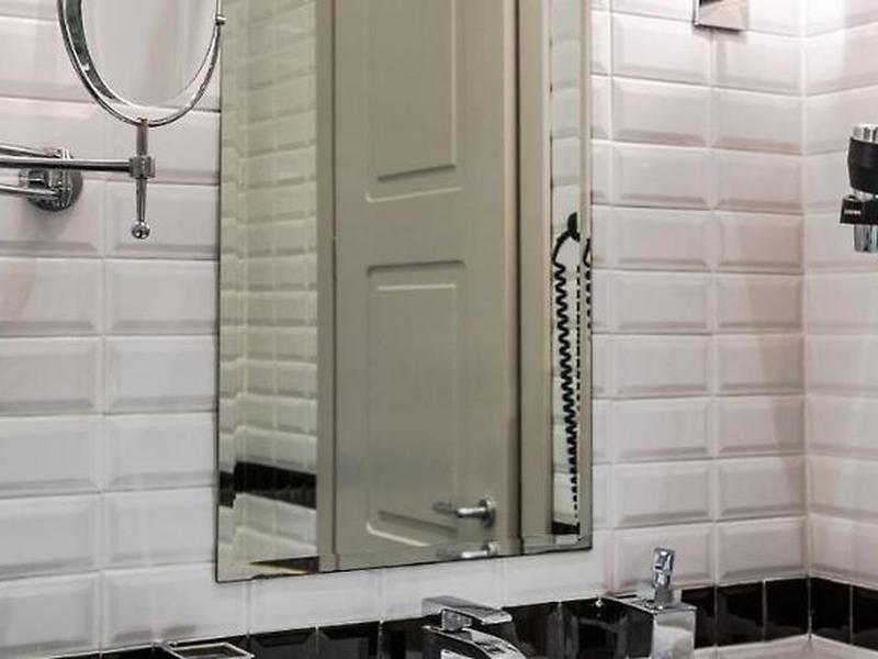 1422B925767F56F9DA0C958C0C01E604