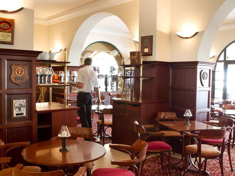 31F2979B1A97B381741C25057429FE4A