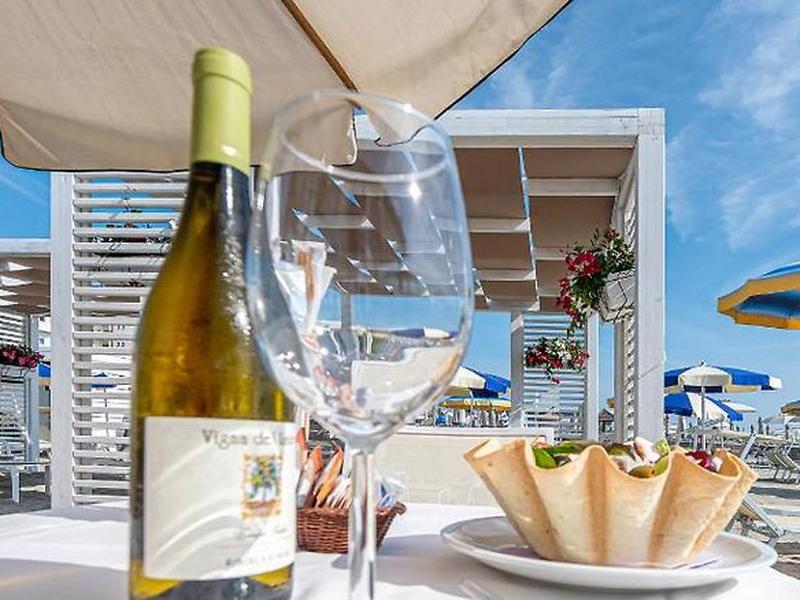 F61B0BCAA9EC60105DAD3DD03FEF7FA6