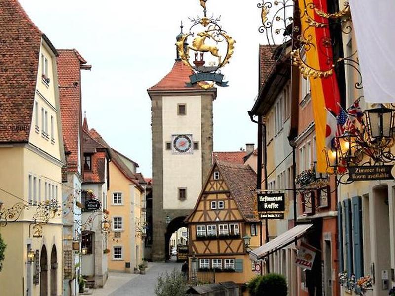 910F27FE3794BABDC4C211C16FB1168F