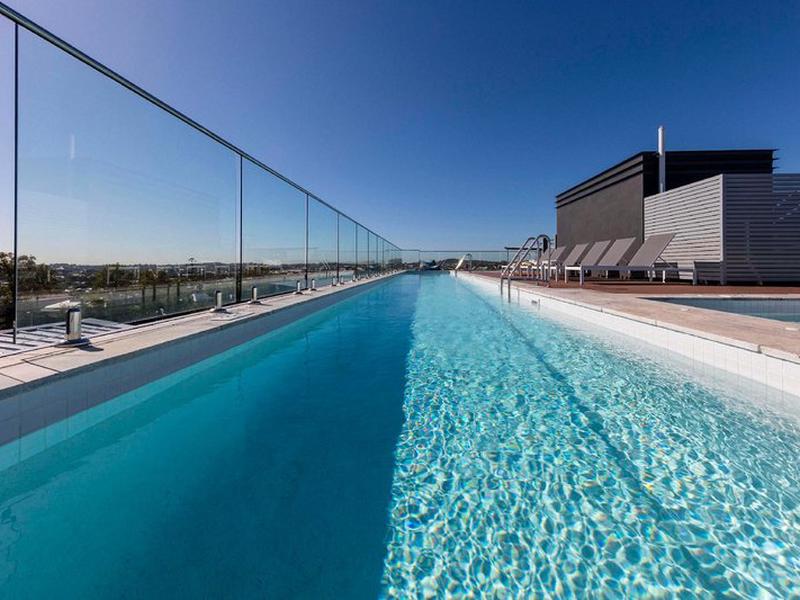 DD79F3300345FF8ED823F3717BDE40F2