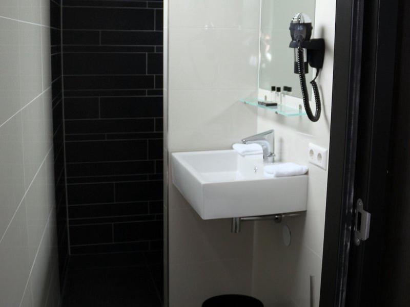 A1CE4D5B560BE1AE017F3FA5D6453E4D