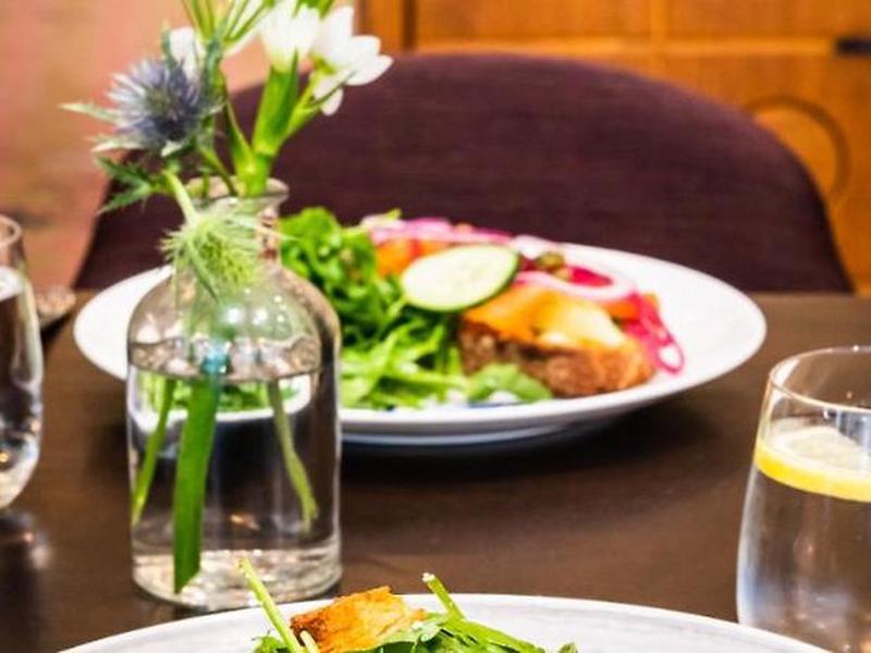 8060EF99873C4F532F0016FBB0BA5719