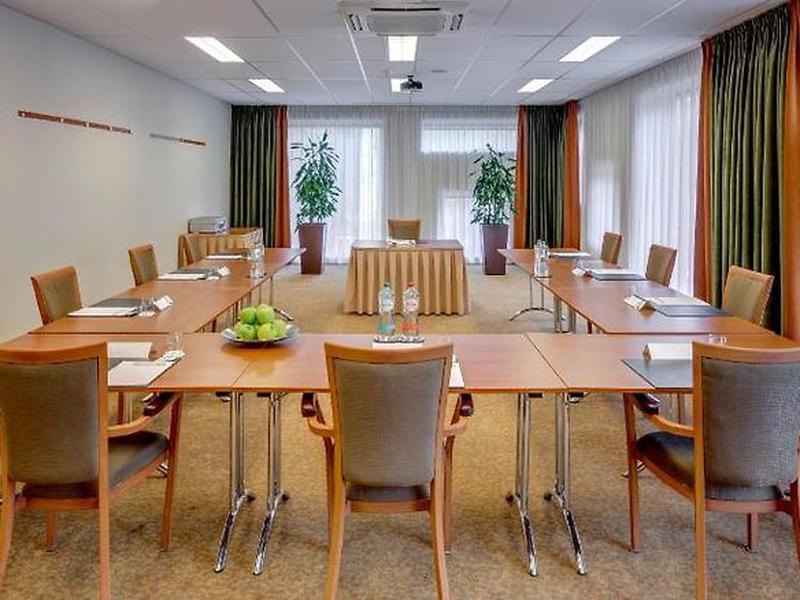 A8EEA3C770740337FF683C6AABDB3ADD