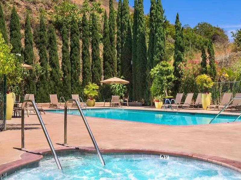 C1F38F1385605C37FA91AF65FB7BF2B0