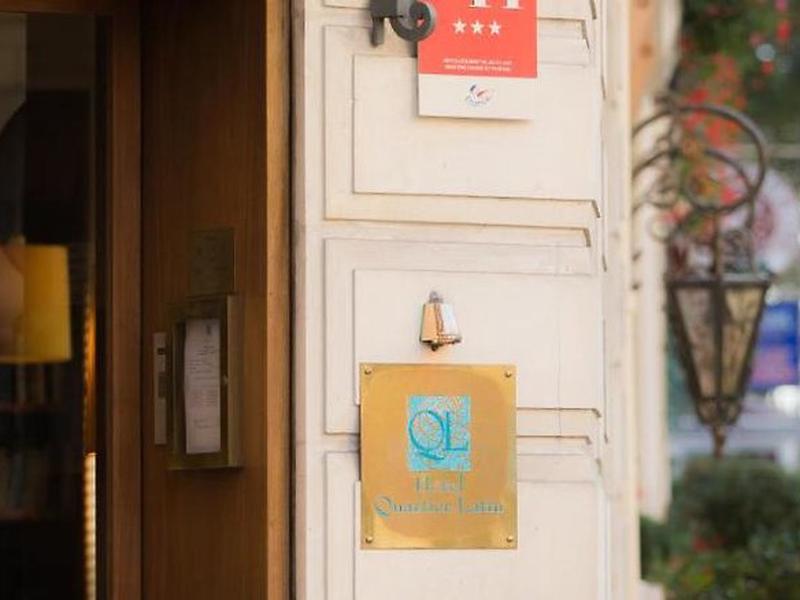 DCE7C750E23119BC9199557A822B236E