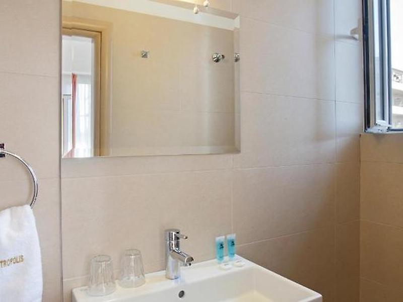 2ADBE8D16DB9D4C4AE7AAF16E8736B4E