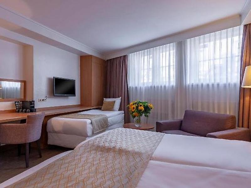 C0D219FD8DC410514EF5B2B0D21F0DF5